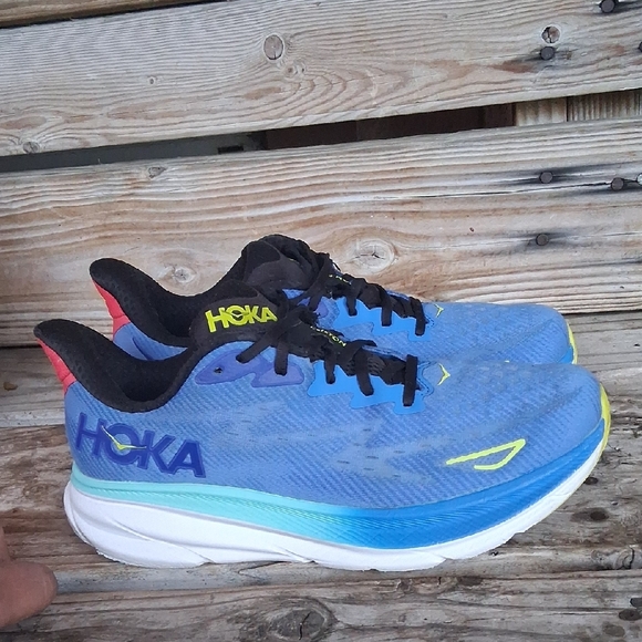 Hoka Clifton 9 Men's Blue and Red Athletic Shoes - Picture 3 of 12